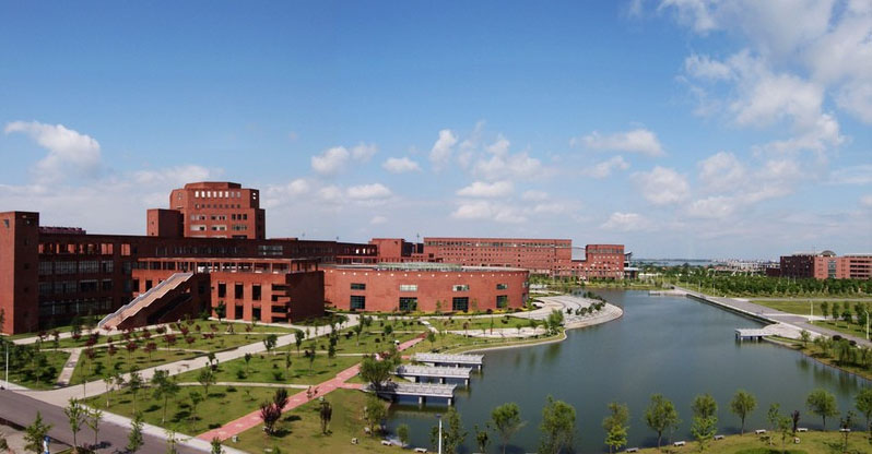 江西師范大學(xué)旭潔洗地機(jī)客戶案例-<a href=http://www.sxcq.net.cn target=_blank class=infotextkey>洗地機(jī)生產(chǎn)廠</a>家
